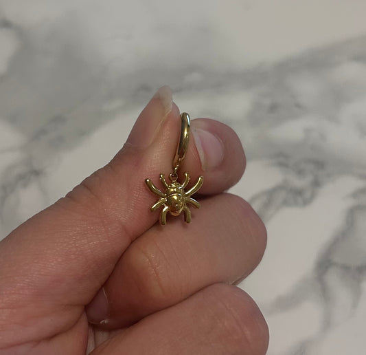 Boucle d'oreille araignée dorée